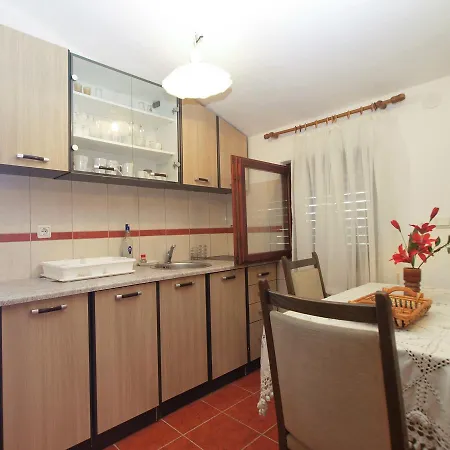 Apartmán Milan 1665 Peroj