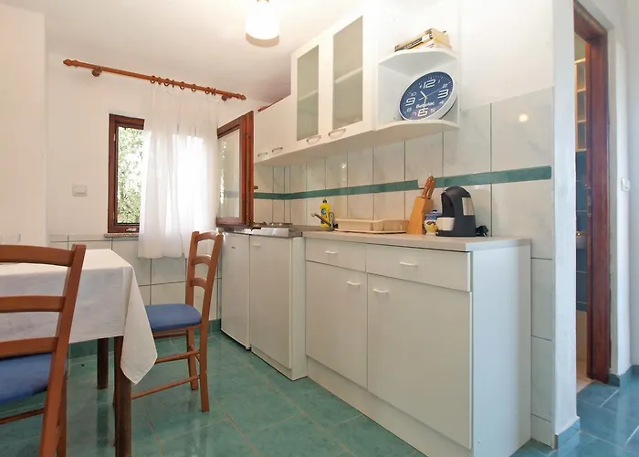 Milan 1665 페로이