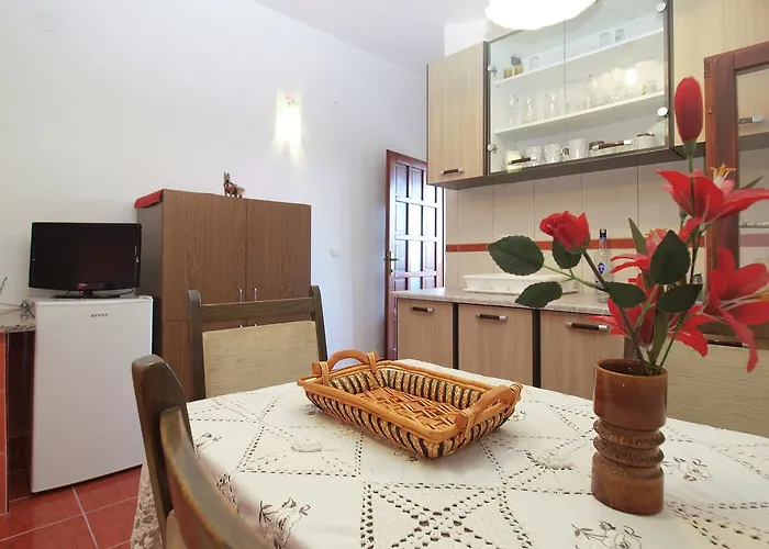 Milan 1665 페로이