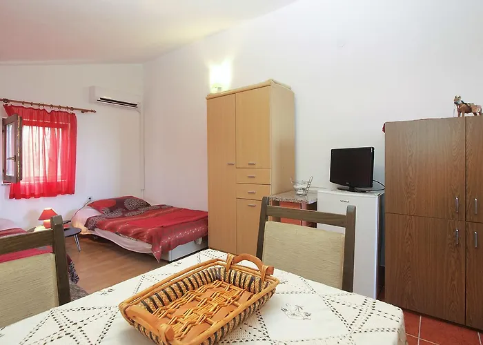 Milan 1665 페로이